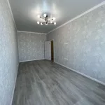 вид на комнату во всю ширину