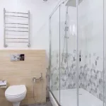 Душевая и туалет в санузле